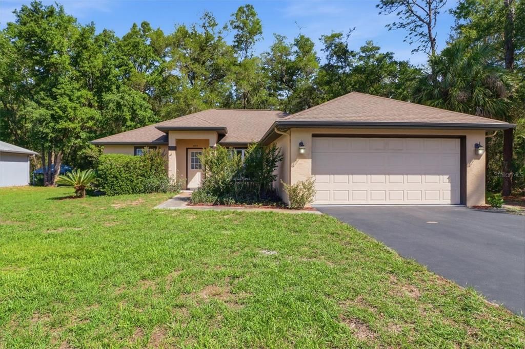 For Sale: $239,900 (3 beds, 2 baths, 1279 Square Feet)