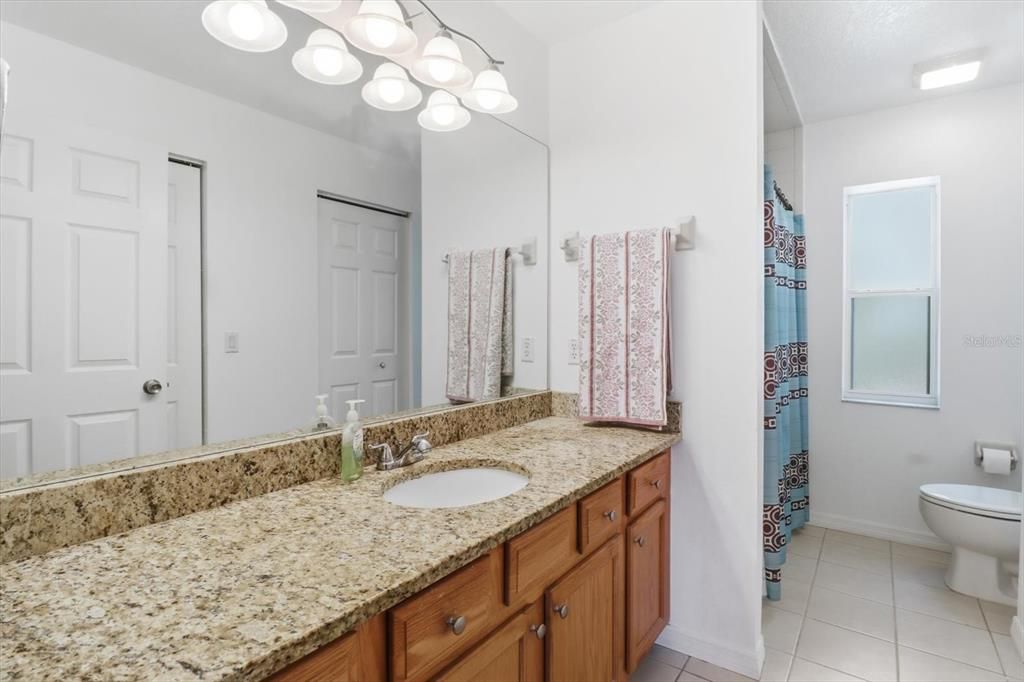For Sale: $239,900 (3 beds, 2 baths, 1279 Square Feet)