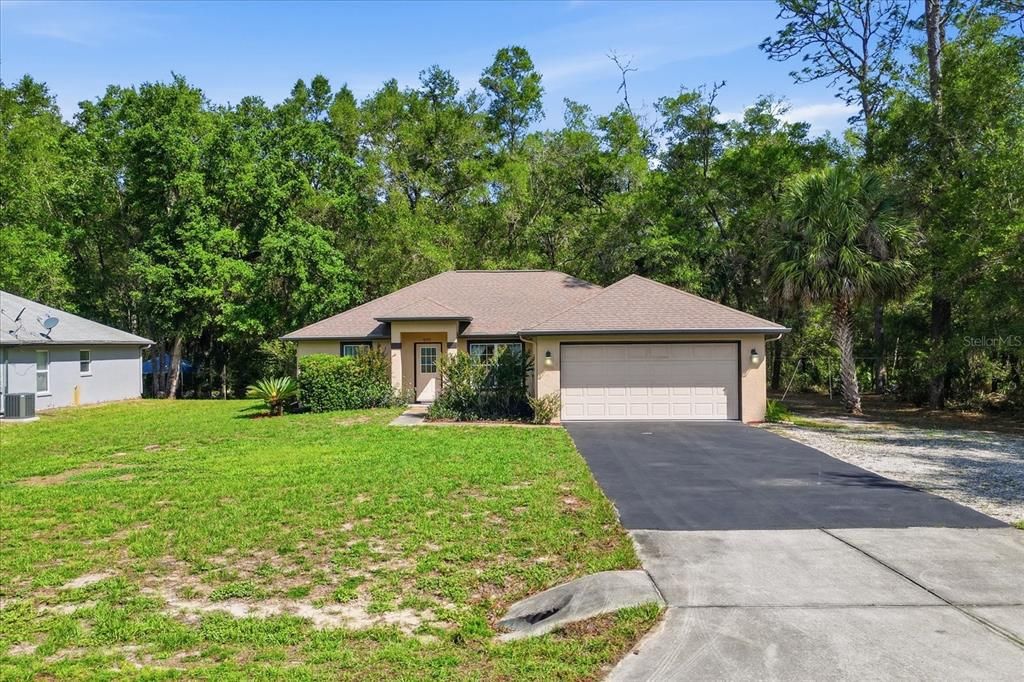 For Sale: $239,900 (3 beds, 2 baths, 1279 Square Feet)