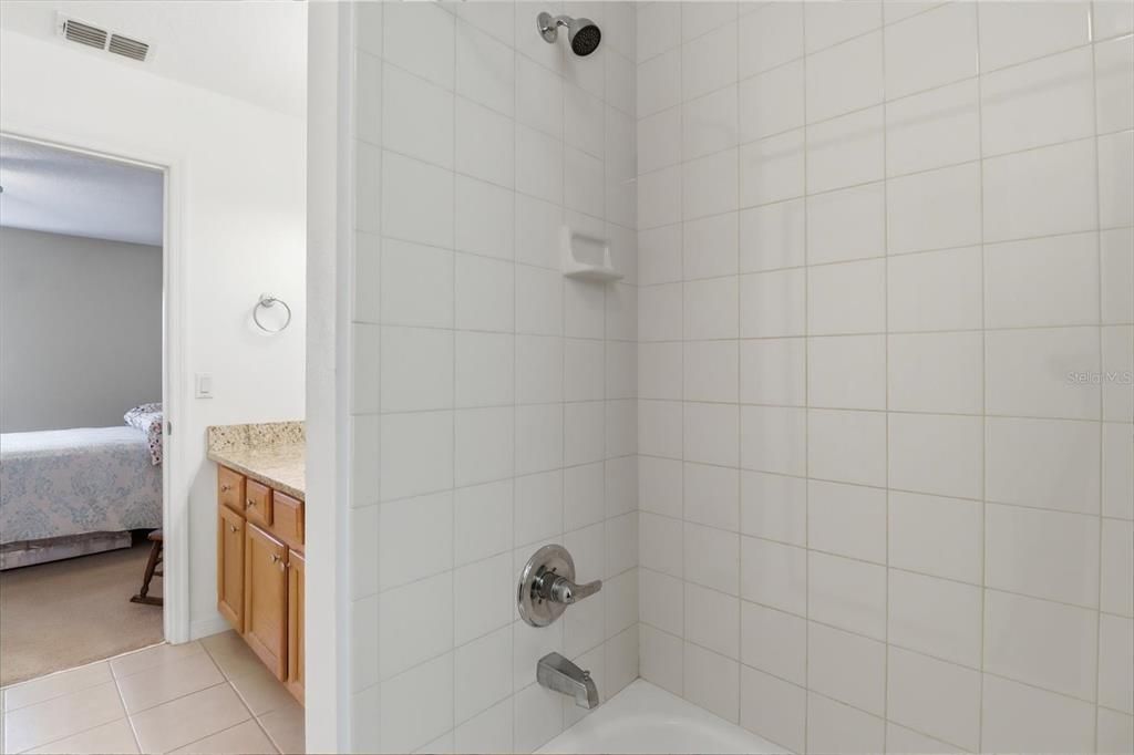 For Sale: $239,900 (3 beds, 2 baths, 1279 Square Feet)