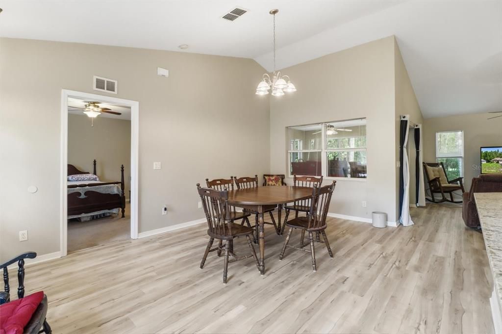 For Sale: $239,900 (3 beds, 2 baths, 1279 Square Feet)