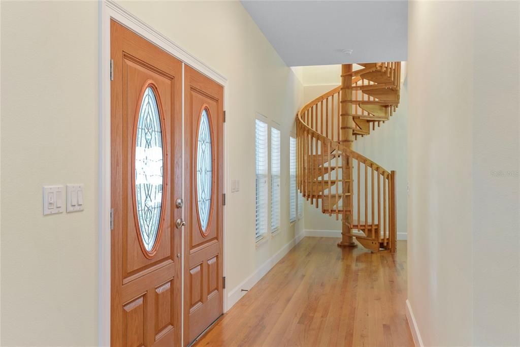 For Sale: $1,095,000 (3 beds, 2 baths, 2830 Square Feet)