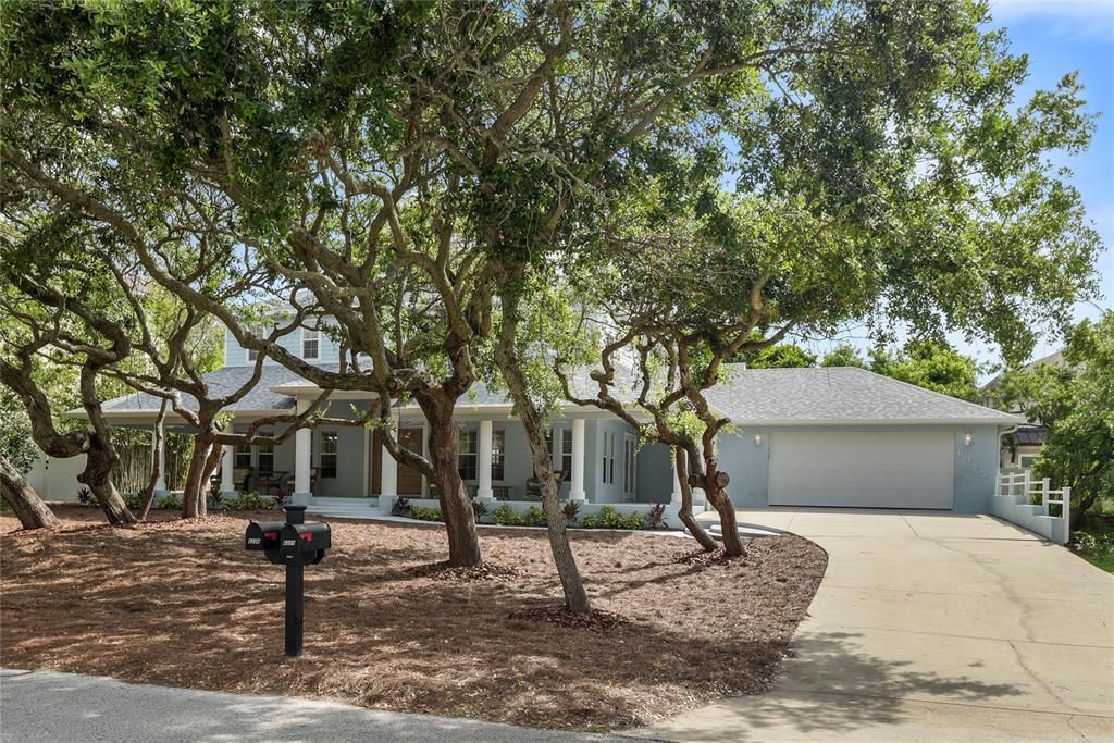 For Sale: $1,095,000 (3 beds, 2 baths, 2830 Square Feet)