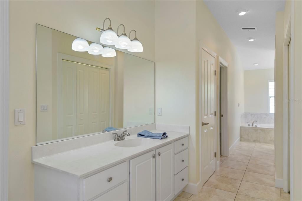 For Sale: $1,095,000 (3 beds, 2 baths, 2830 Square Feet)
