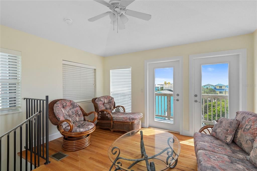 For Sale: $1,095,000 (3 beds, 2 baths, 2830 Square Feet)