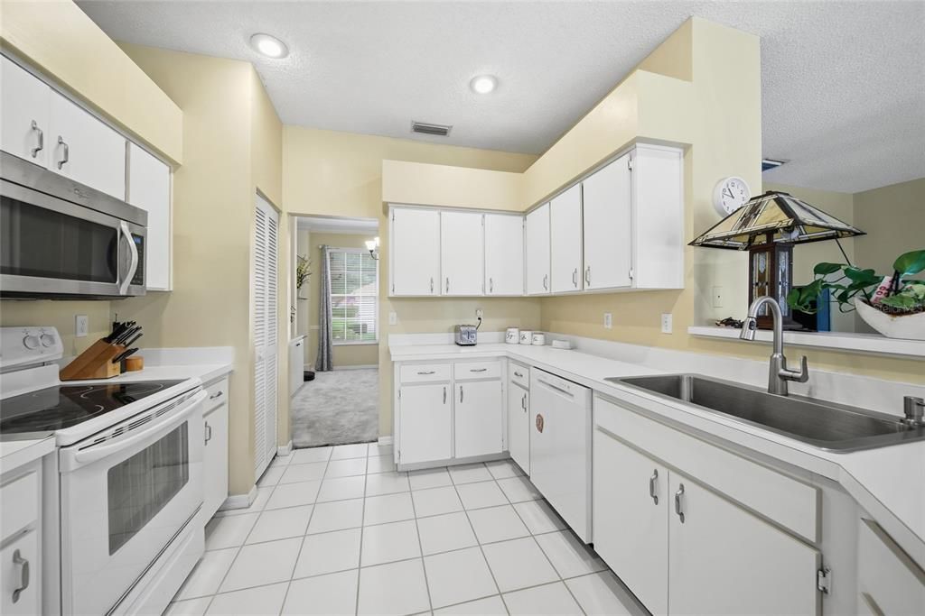 For Sale: $459,000 (3 beds, 2 baths, 1860 Square Feet)