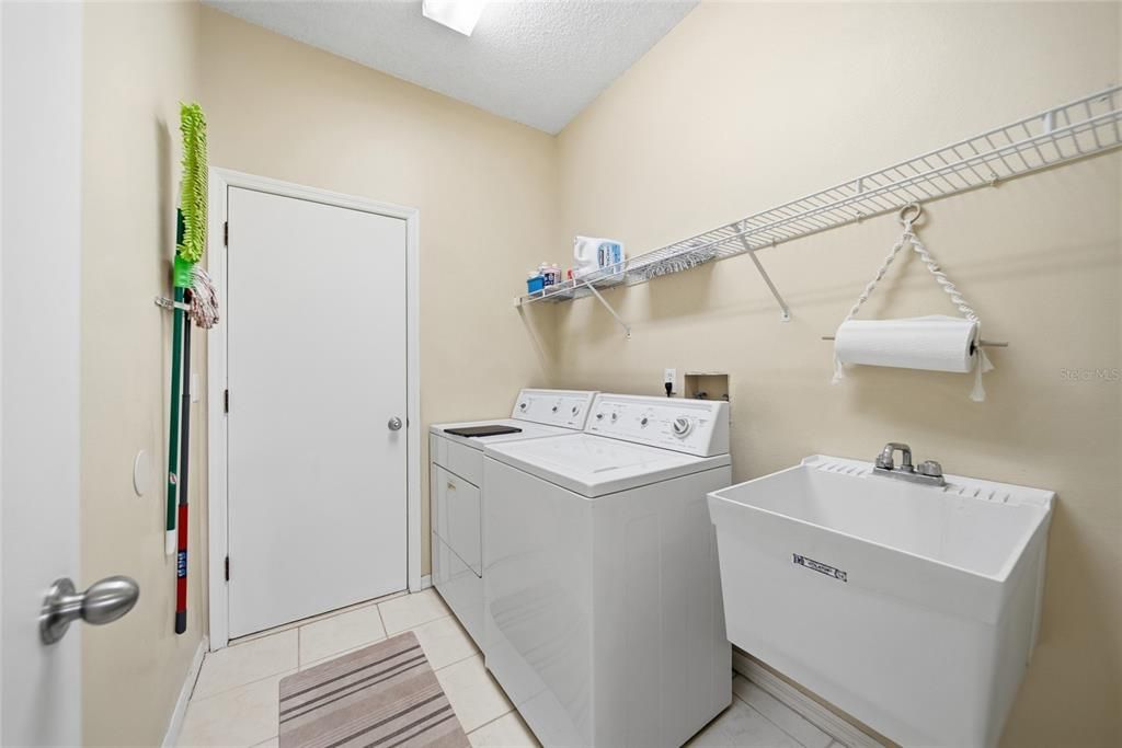 For Sale: $459,000 (3 beds, 2 baths, 1860 Square Feet)