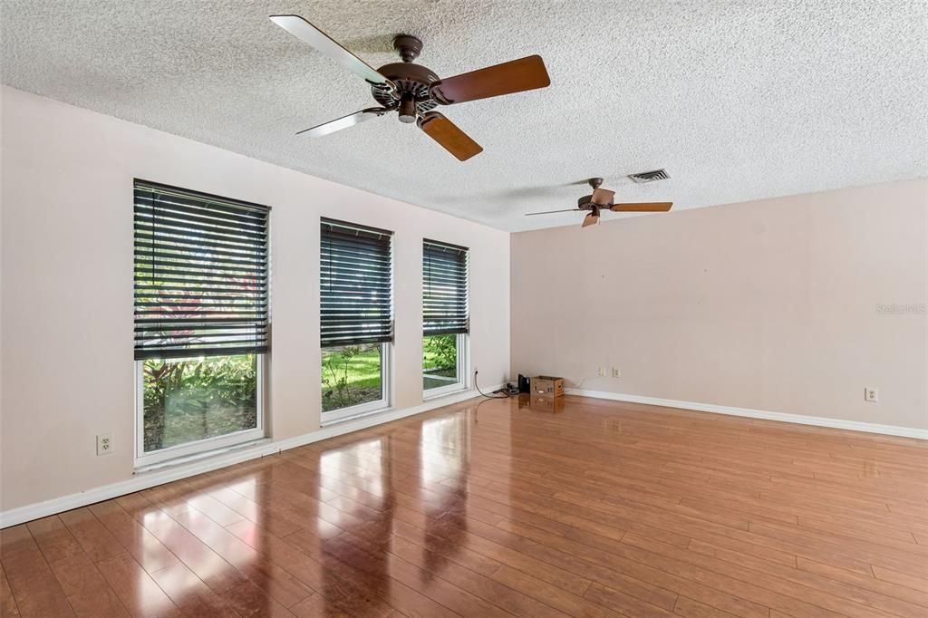 For Sale: $584,916 (3 beds, 2 baths, 1893 Square Feet)