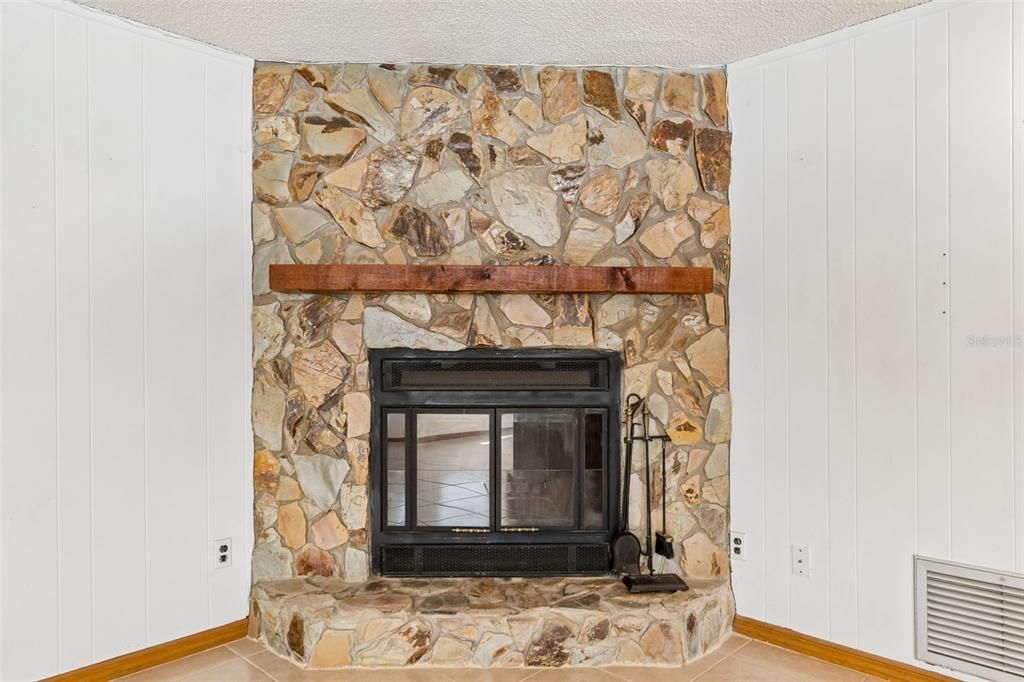 For Sale: $584,916 (3 beds, 2 baths, 1893 Square Feet)