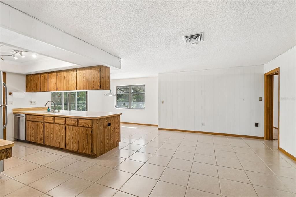 For Sale: $584,916 (3 beds, 2 baths, 1893 Square Feet)