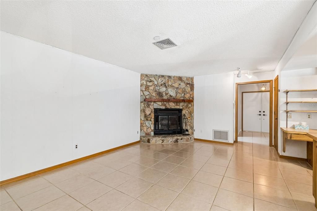 For Sale: $584,916 (3 beds, 2 baths, 1893 Square Feet)