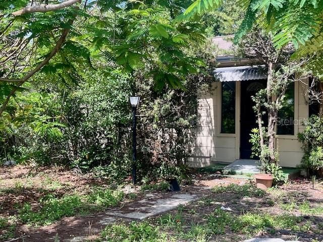 For Sale: $235,000 (2 beds, 2 baths, 1052 Square Feet)