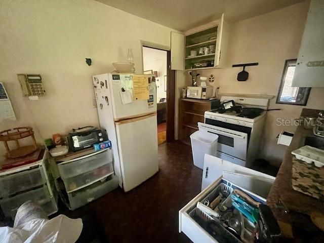 For Sale: $235,000 (2 beds, 2 baths, 1052 Square Feet)