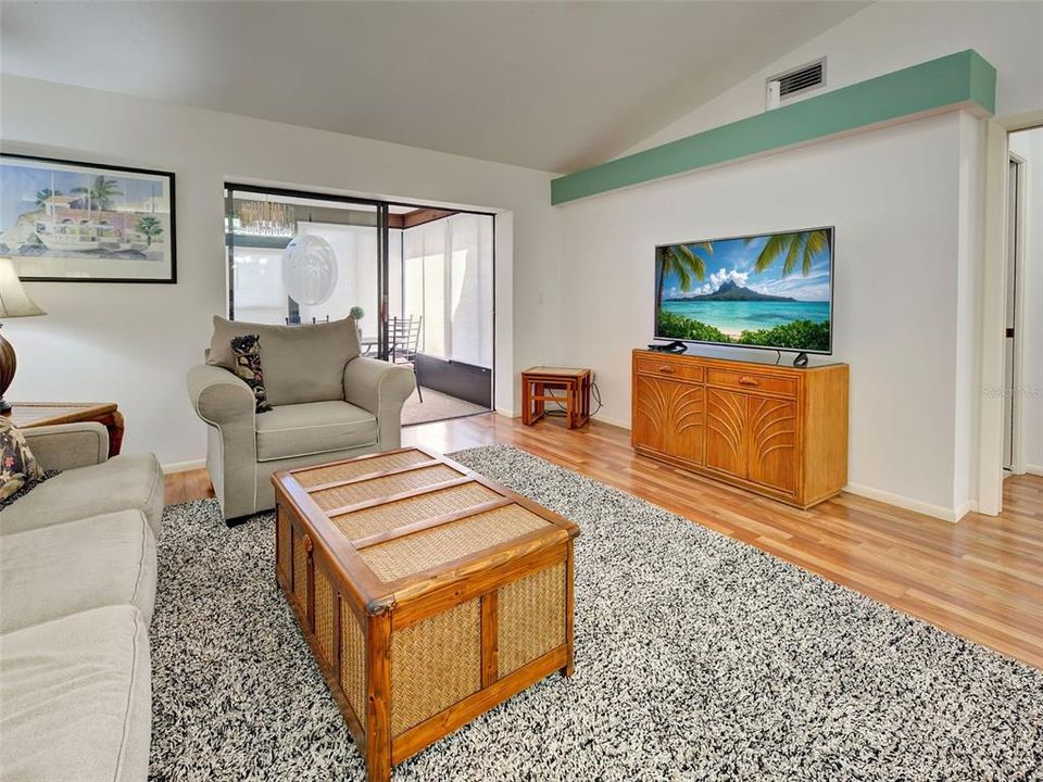 En Venta: $299,000 (3 camas, 2 baños, 1314 Pies cuadrados)