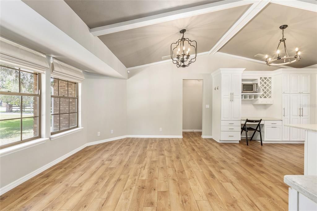 For Sale: $515,000 (3 beds, 2 baths, 2252 Square Feet)