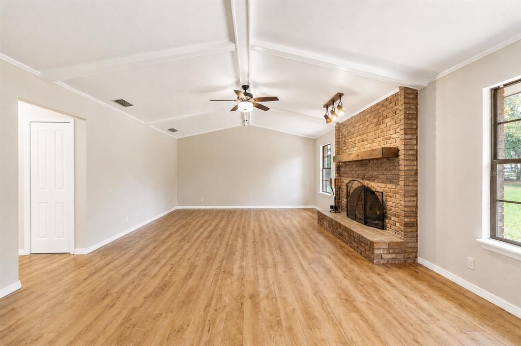 For Sale: $515,000 (3 beds, 2 baths, 2252 Square Feet)