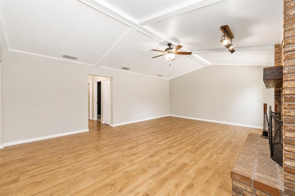 For Sale: $515,000 (3 beds, 2 baths, 2252 Square Feet)