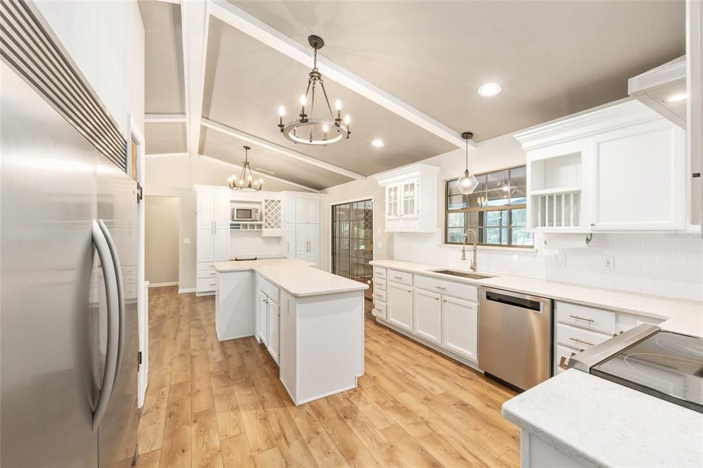 For Sale: $515,000 (3 beds, 2 baths, 2252 Square Feet)