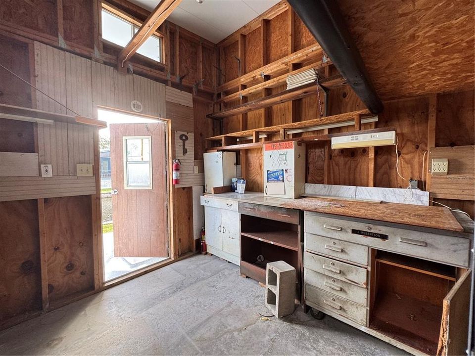For Sale: $134,900 (2 beds, 1 baths, 726 Square Feet)