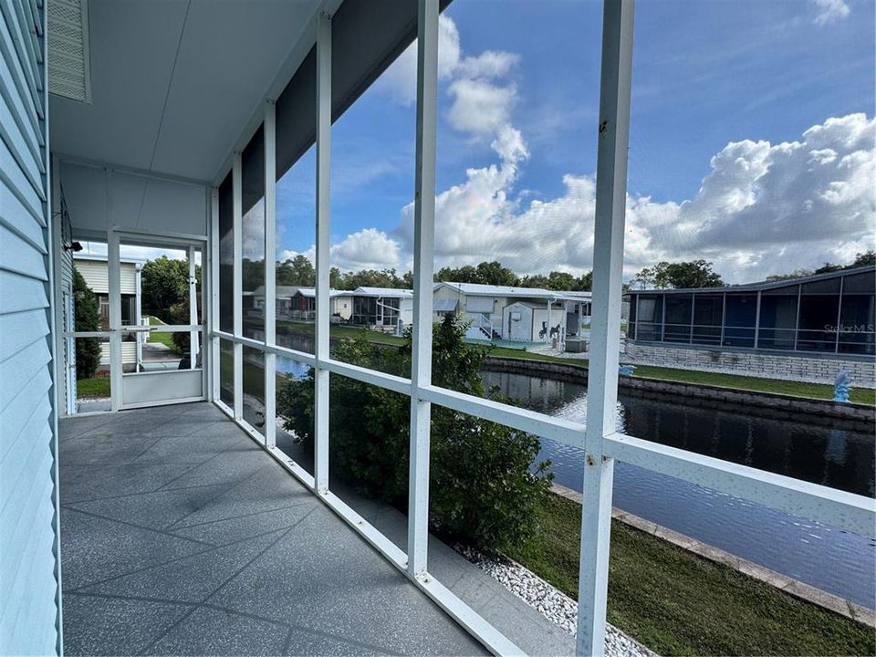 For Sale: $134,900 (2 beds, 1 baths, 726 Square Feet)