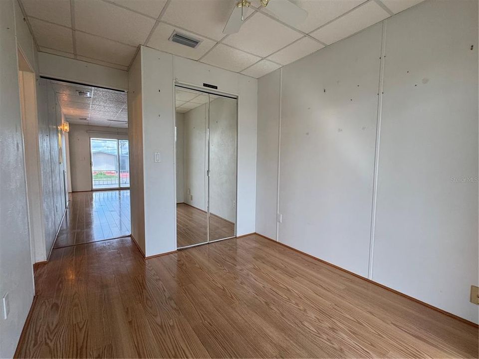 For Sale: $134,900 (2 beds, 1 baths, 726 Square Feet)