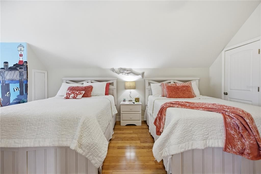 En Venta: $1,350,000 (3 camas, 3 baños, 2936 Pies cuadrados)