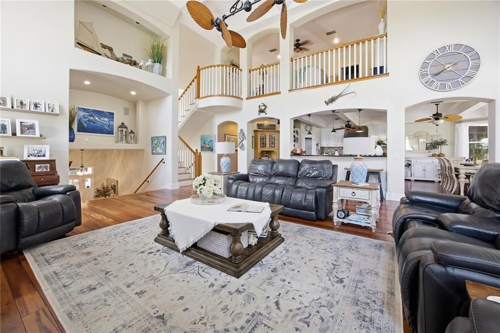 En Venta: $1,350,000 (3 camas, 3 baños, 2936 Pies cuadrados)