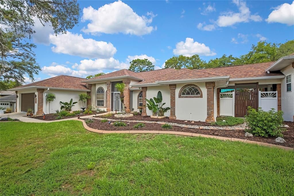 For Sale: $779,000 (4 beds, 3 baths, 2215 Square Feet)