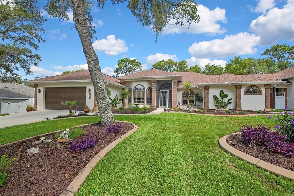 For Sale: $779,000 (4 beds, 3 baths, 2215 Square Feet)