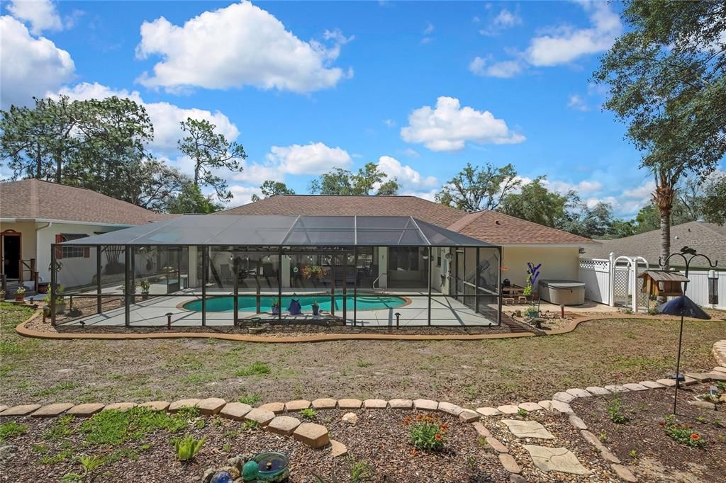 For Sale: $779,000 (4 beds, 3 baths, 2215 Square Feet)