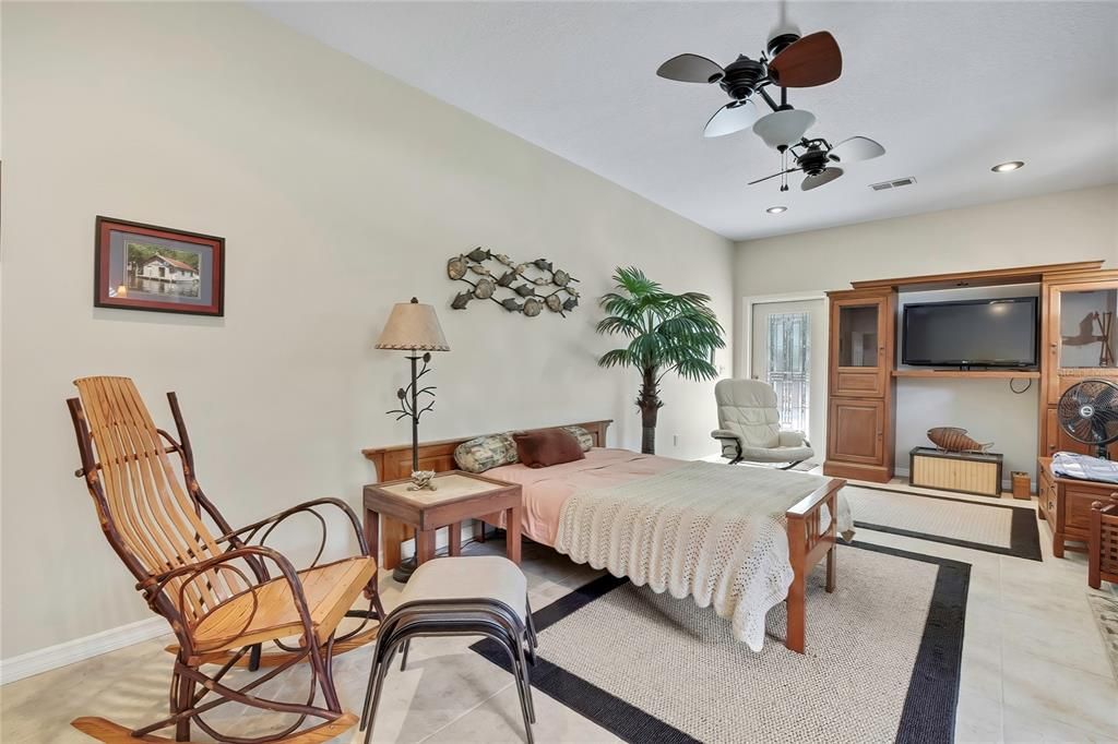 For Sale: $779,000 (4 beds, 3 baths, 2215 Square Feet)