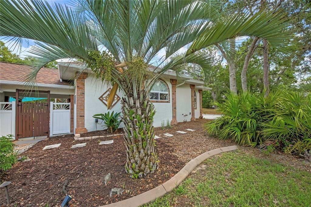 For Sale: $779,000 (4 beds, 3 baths, 2215 Square Feet)