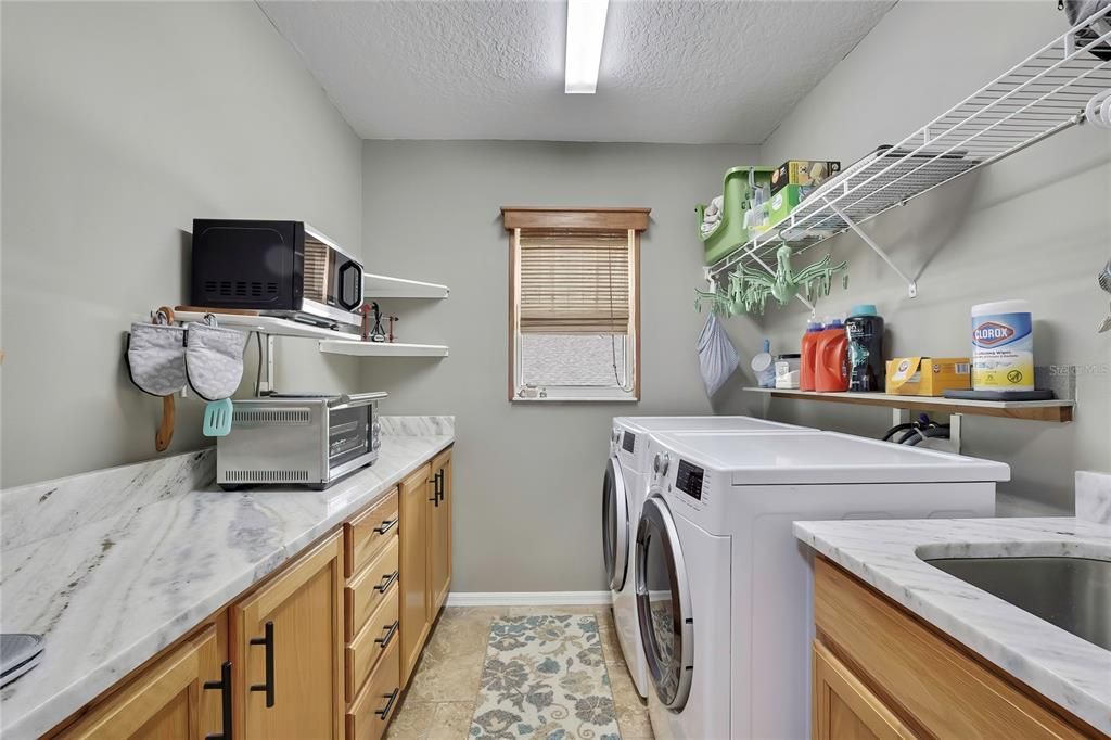 For Sale: $779,000 (4 beds, 3 baths, 2215 Square Feet)