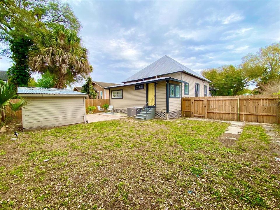 For Rent: $3,000 (4 beds, 2 baths, 1412 Square Feet)
