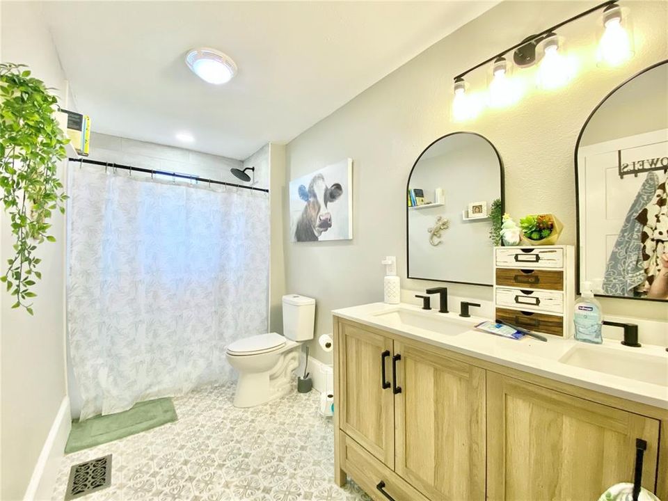 For Rent: $3,000 (4 beds, 2 baths, 1412 Square Feet)