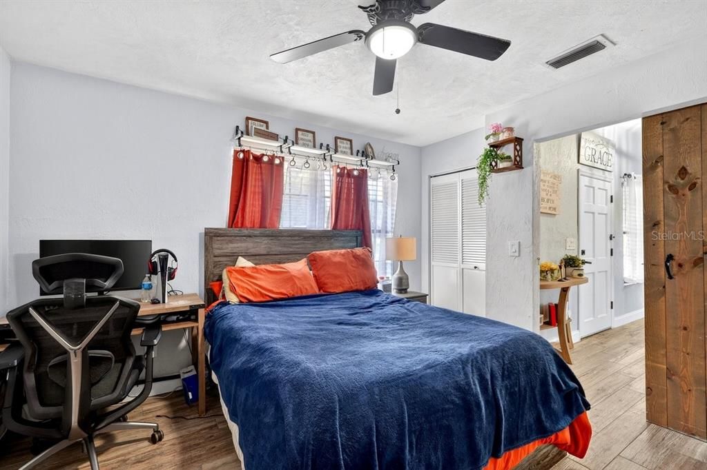 For Sale: $450,000 (5 beds, 2 baths, 2248 Square Feet)