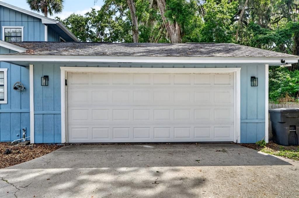 For Sale: $450,000 (5 beds, 2 baths, 2248 Square Feet)