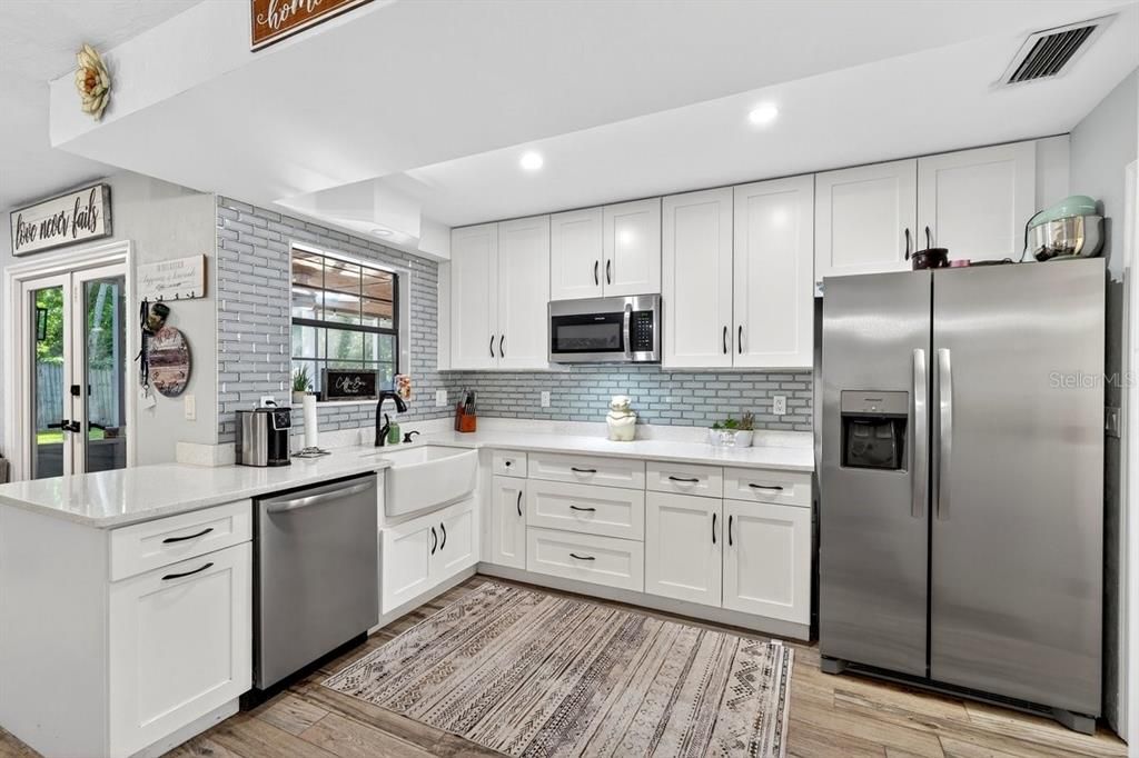 For Sale: $450,000 (5 beds, 2 baths, 2248 Square Feet)