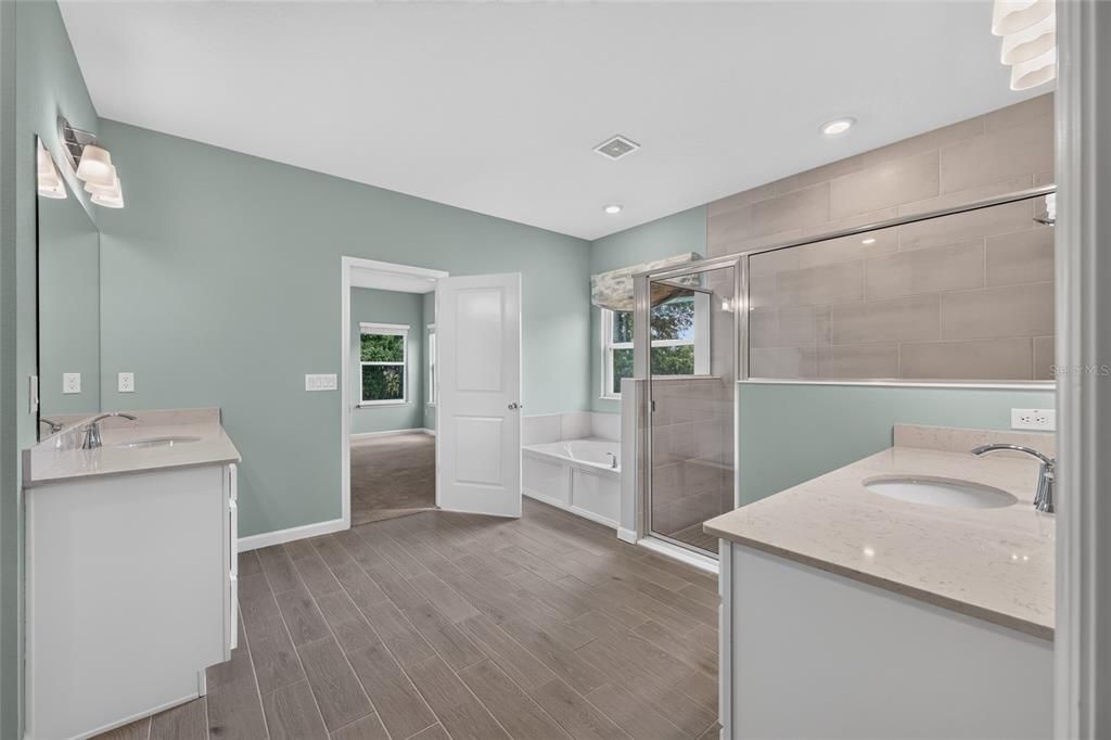 For Sale: $375,000 (4 beds, 3 baths, 2692 Square Feet)