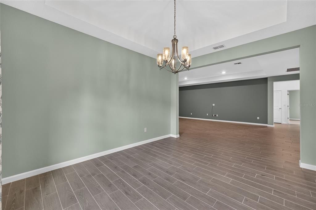 For Sale: $375,000 (4 beds, 3 baths, 2692 Square Feet)