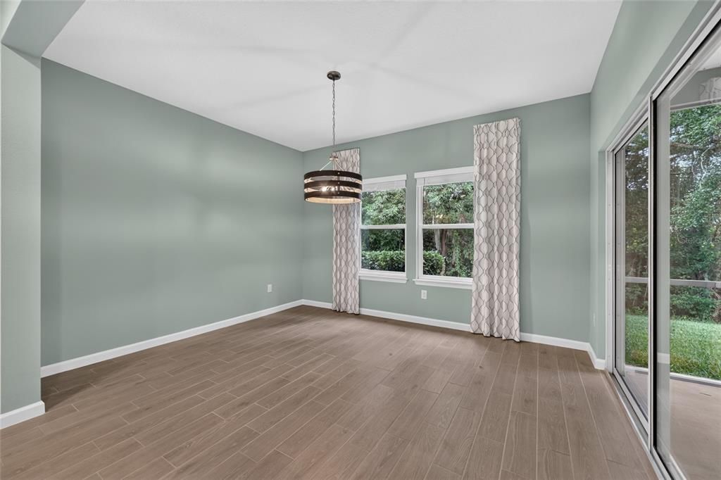 For Sale: $375,000 (4 beds, 3 baths, 2692 Square Feet)