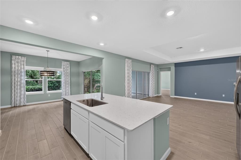 For Sale: $375,000 (4 beds, 3 baths, 2692 Square Feet)