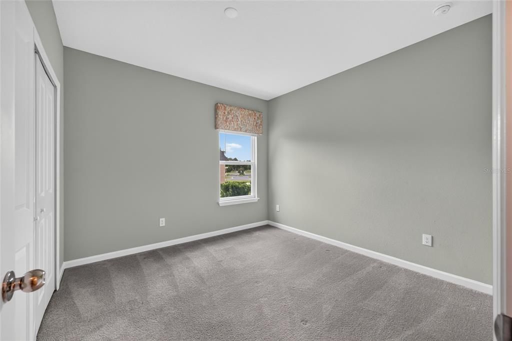 For Sale: $375,000 (4 beds, 3 baths, 2692 Square Feet)