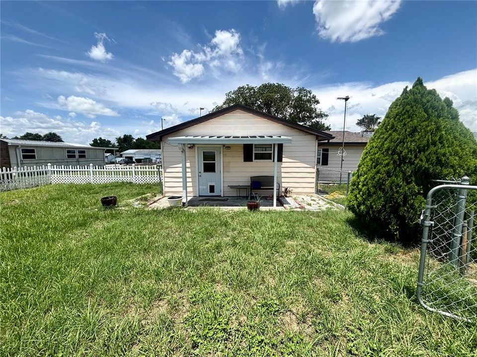 For Sale: $180,000 (2 beds, 2 baths, 1088 Square Feet)