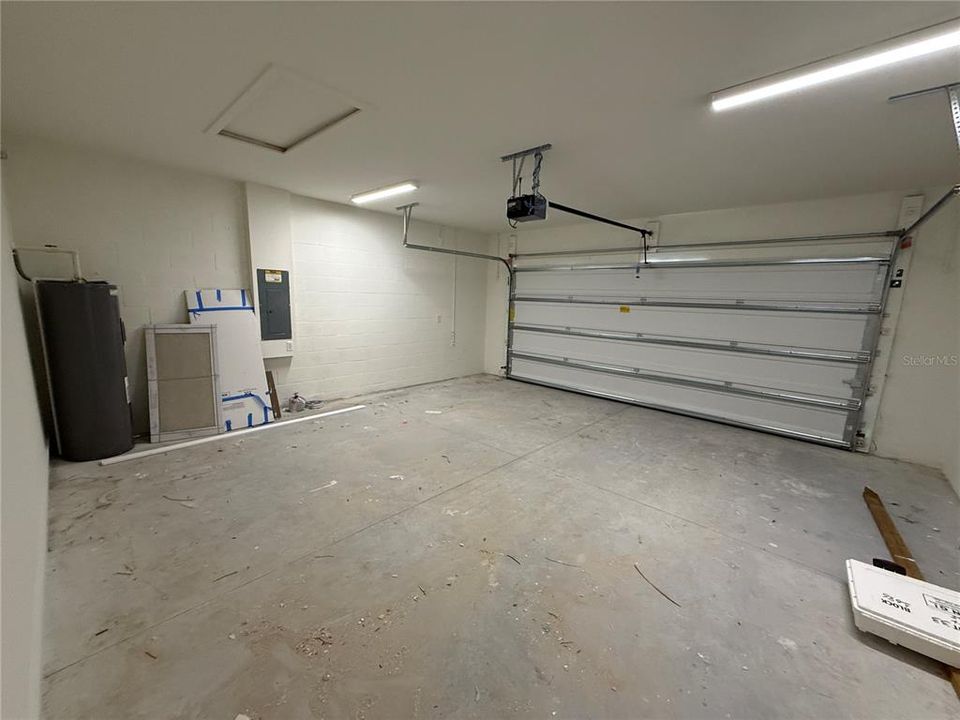 For Rent: $2,050 (3 beds, 2 baths, 1706 Square Feet)