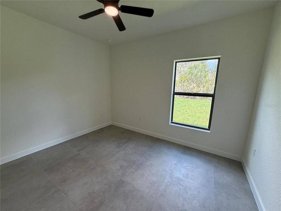 For Rent: $2,050 (3 beds, 2 baths, 1706 Square Feet)