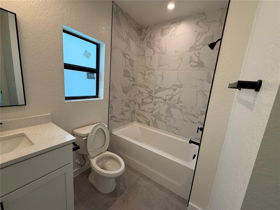 For Rent: $2,050 (3 beds, 2 baths, 1706 Square Feet)