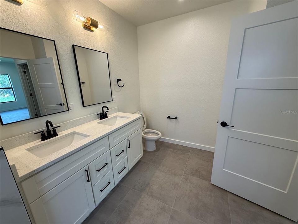 For Rent: $2,050 (3 beds, 2 baths, 1706 Square Feet)