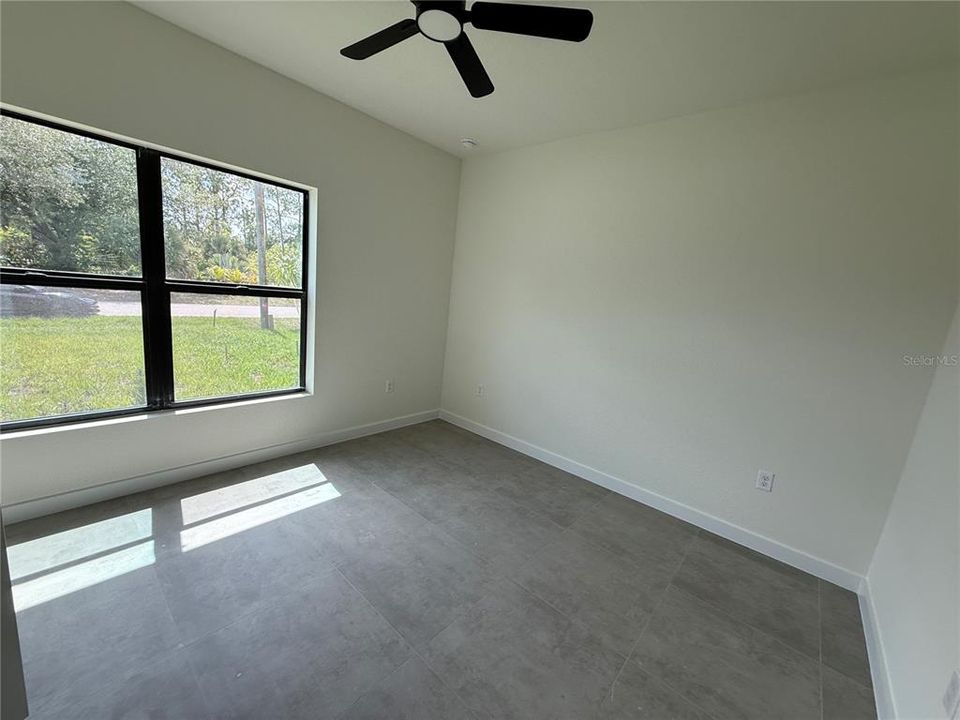 For Rent: $2,050 (3 beds, 2 baths, 1706 Square Feet)