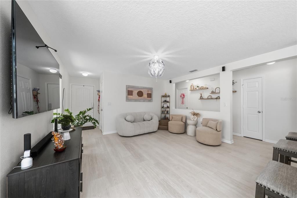 En Venta: $330,000 (3 camas, 2 baños, 1355 Pies cuadrados)